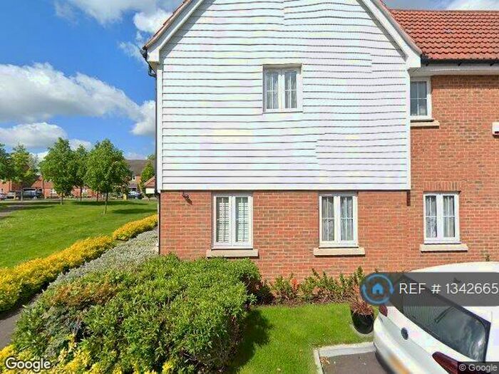 3 Bedroom Semi-Detached House To Rent In Hardy Avenue, Dartford, DA1