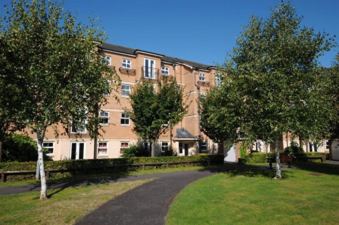 3 Bedroom Flat To Rent In Venneit Close, OX1