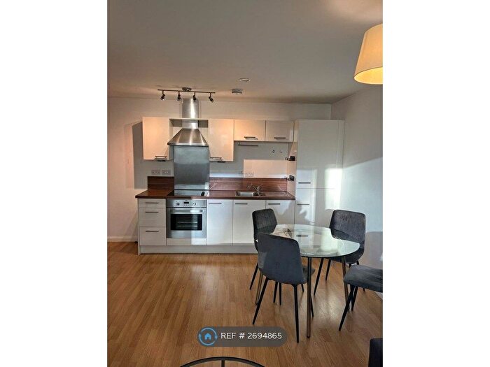 2 Bedroom Flat To Rent In Mann Island, Liverpool, L3