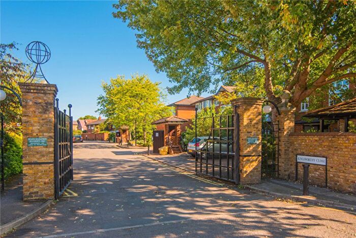 1 Bedroom Flat For Sale In Kingsworthy Close, Kingston Upon Thames, KT1