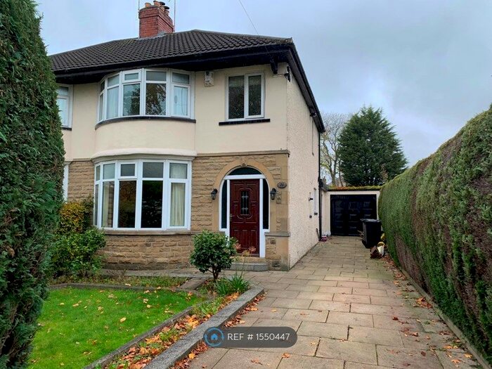 3 Bedroom Semi-Detached House To Rent In King Lane, Leeds, LS17