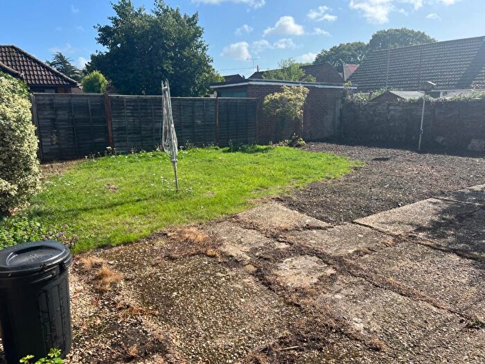 2 Bedroom Bungalow For Sale In Blackfield Road, Fawley, Southampton, Hampshire, SO45