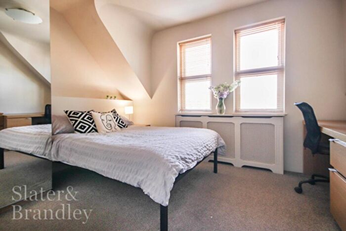 4 Bedroom Apartment To Rent In Apartment, Westcliffe Court, - Lenton Road, The Park, Nottingham, Nottinghamshire, NG7