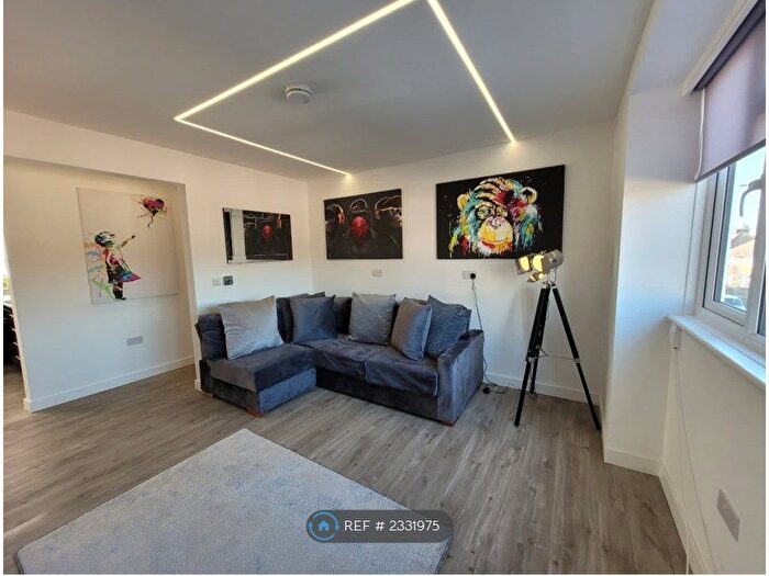 2 Bedroom Flat To Rent In Sheridan Terrace, Hove, BN3