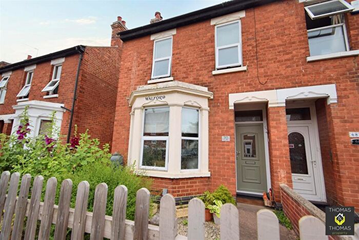 3 Bedroom Semi-Detached House For Sale In Deans Way, Kingsholm, GL1