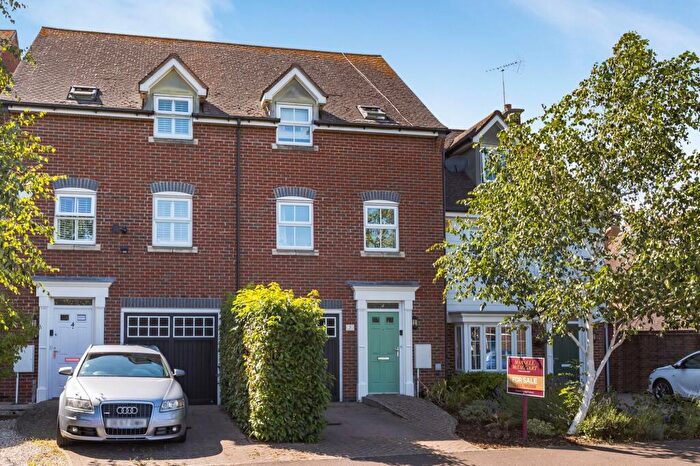 3 Bedroom Terraced House For Sale In Saddlers Close, Billingshurst, RH14
