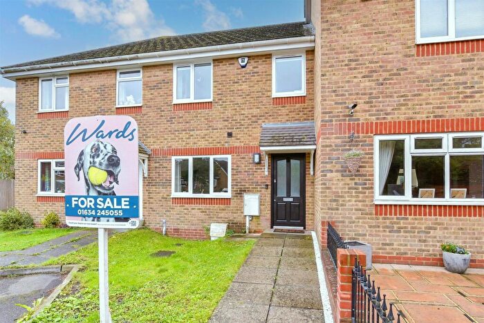 2 Bedroom Terraced House For Sale In Hamilton Close, Snodland, Kent, ME6
