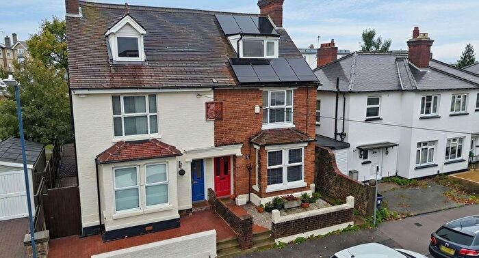 4 Bedroom Semi Detached House For Sale In Reginald Road, Maidstone, ME16