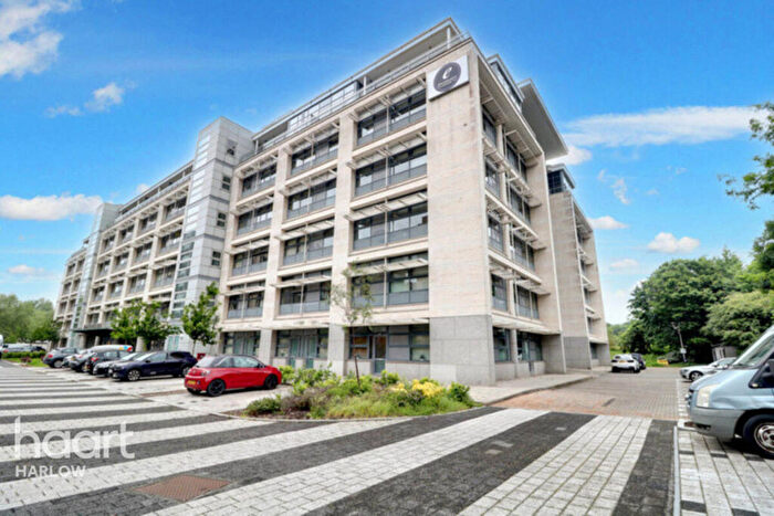 2 Bedroom Flat For Sale In Edinburgh Gate, Harlow, CM20