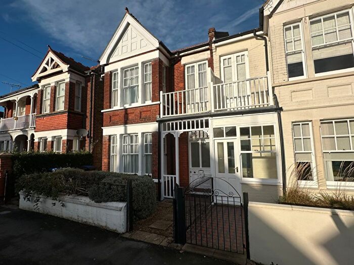 2 Bedroom Flat To Rent In Pierremont Avenue, Broadstairs, CT10