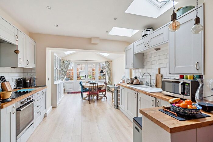 3 Bedroom Cottage For Sale In High Street, Rickmansworth, WD3