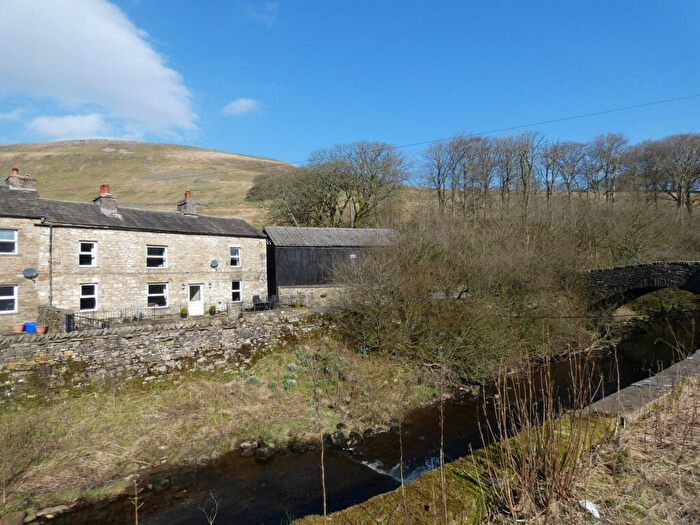 4 Bedroom Cottage For Sale In Thwaite Bridge, Hawes, DL8