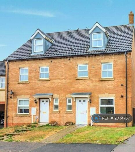 4 Bedroom End Of Terrace House To Rent In Bennett Road, Corby, NN18