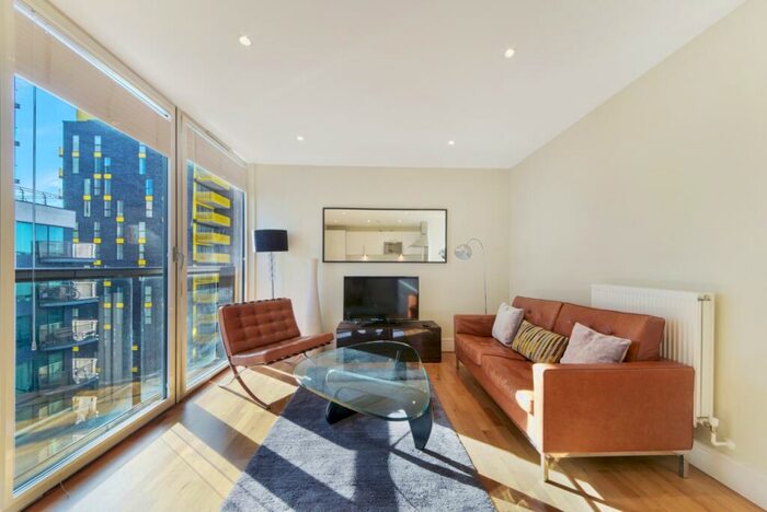 1 Bedroom Flat For Sale In Cobalt Point, Millharbour, Canary Wharf, London, E14