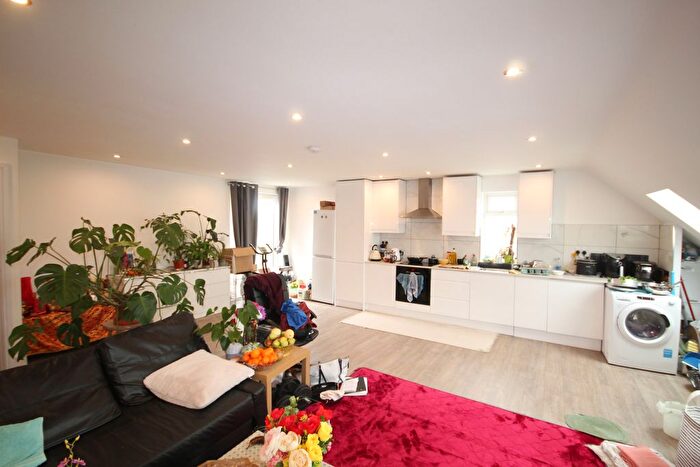2 Bedroom Flat To Rent In Ealing Road, HA0