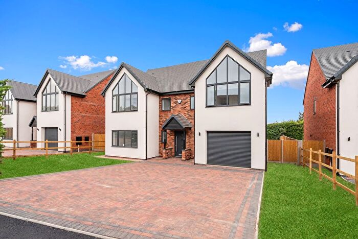 4 Bedroom Detached House For Sale In Grantham Walk, Pershore, WR10