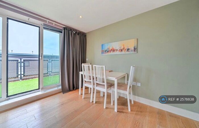 2 Bedroom Penthouse To Rent In Uno Apartments, Bromley, BR1