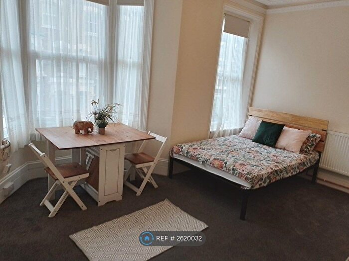 Studio To Rent In Fairbridge Road, London, N19