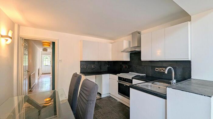 4 Bedroom Terraced House To Rent In Waterside, Peartree Bridge, MK6