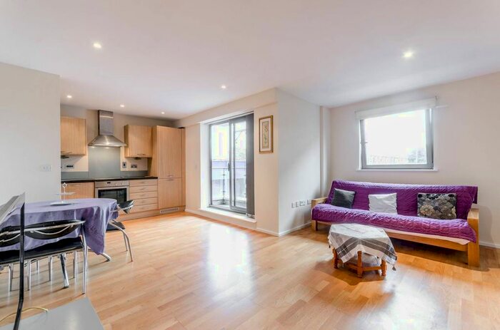 2 Bedroom Flat To Rent In Devonport Street, Shadwell, London, E1
