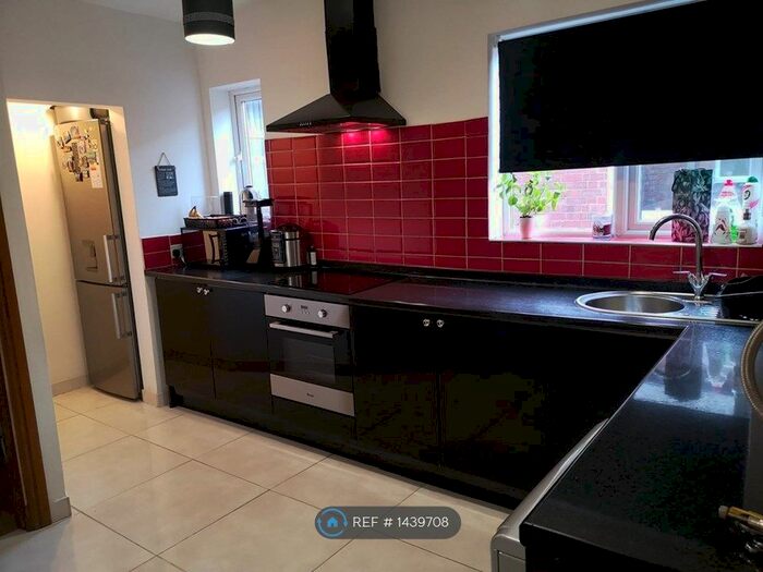 2 Bedroom Flat To Rent In Radford Road, Coventry, CV6