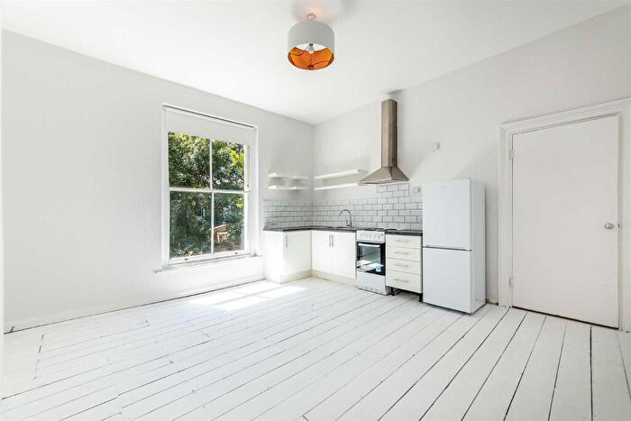 1 Bedroom Flat To Rent In Lawford Road, Kentish Town, London, NW5