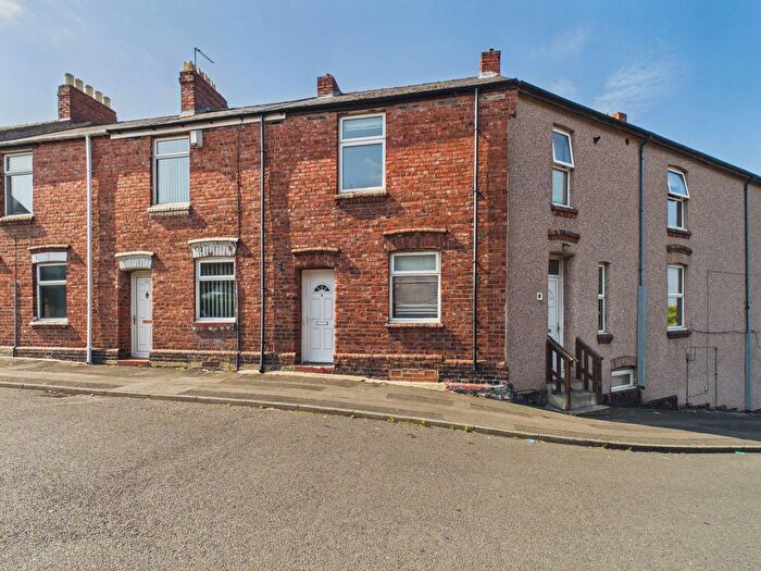 2 Bedroom Terraced House For Sale In Fullerton Place, Gateshead, NE9