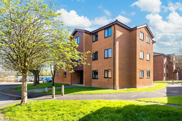 2 Bedroom Apartment For Sale In Speedwell Close, Cambridge, CB1