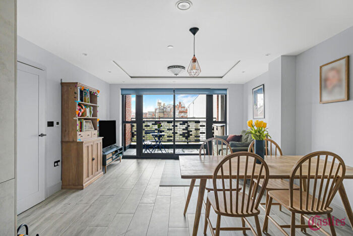 2 Bedroom Flat For Sale In Berkeley House, Tottenham Lane, N8