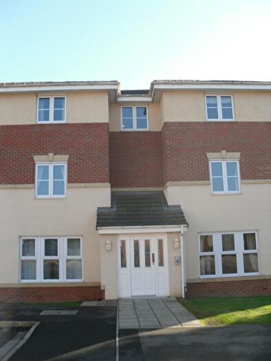 2 Bedroom Apartment To Rent In Woodhouse Close, S80