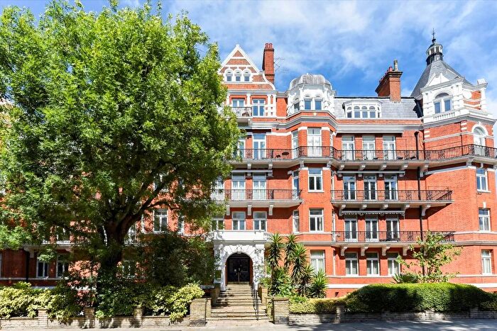 3 Bedroom Flat To Rent In Neville Court, Abbey Road, St Johns Wood, NW8