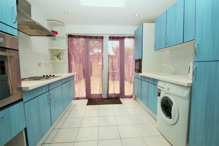 3 Bedroom Town House To Rent In Ivanhoe Close, Uxbridge, Middlesex, UB8
