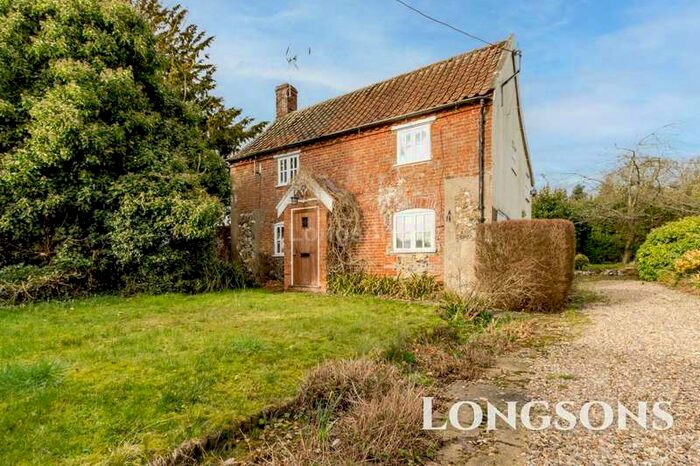 3 Bedroom Detached House For Sale In Chapel Road, Necton, PE37