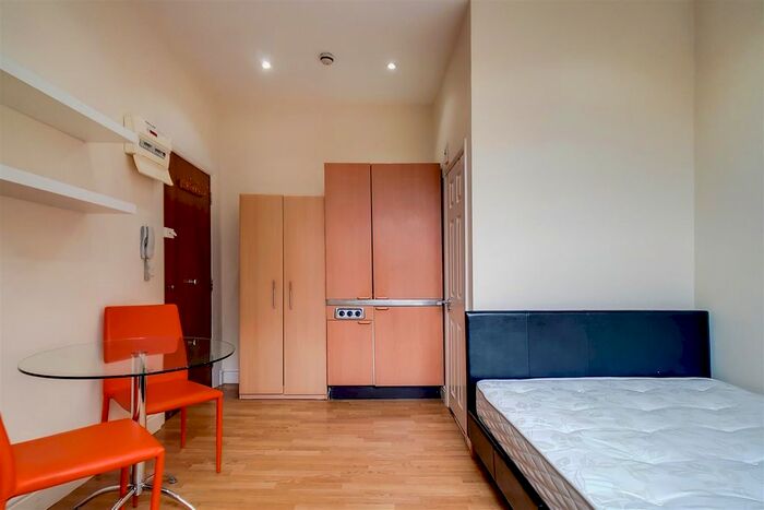 Studio To Rent In Cheniston Gardens, High Street Kensington, W8