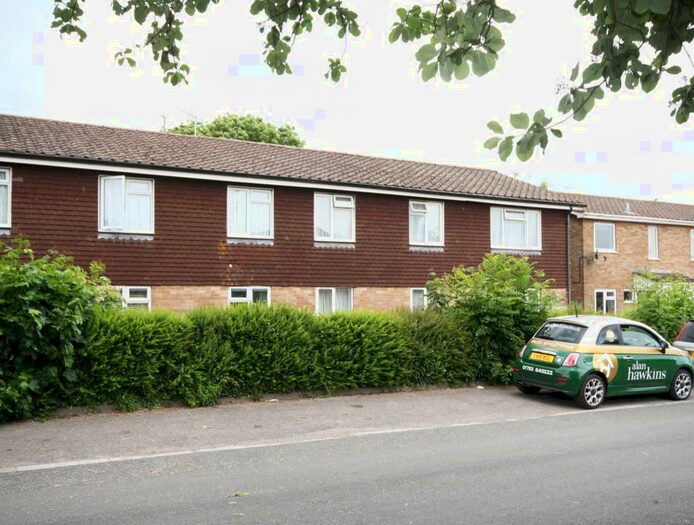 2 Bedroom Flat To Rent In Pound Close, Lyneham, SN15