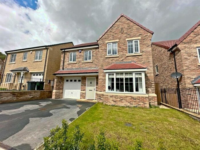 4 Bedroom Detached House To Rent In Lapwing Avenue, Menston, Ilkley, LS29