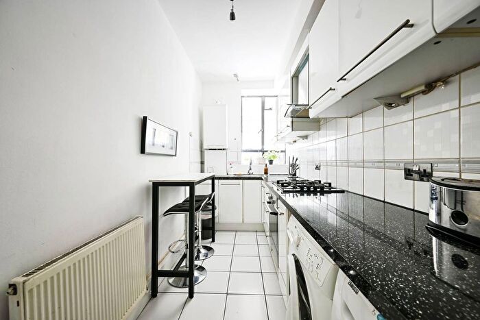 1 Bedroom Flat To Rent In Cromwell Road, Earls Court, London, SW5