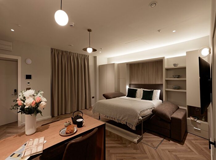 Studio To Rent In Clanricarde Gardens, London, W2