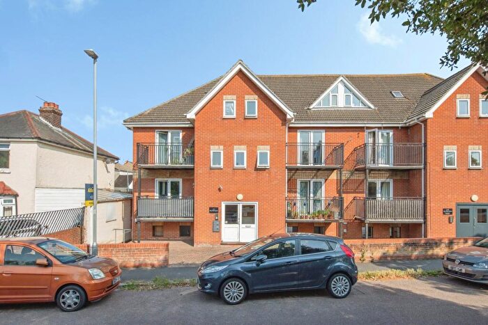2 Bedroom Flat For Sale In Stour Road, Harwich, Essex, CO12