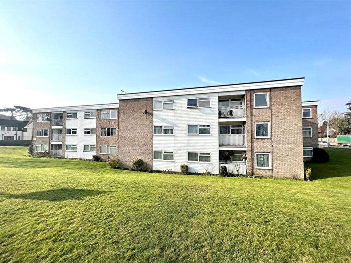 2 Bedroom Apartment To Rent In Henley Road, Ipswich, IP1