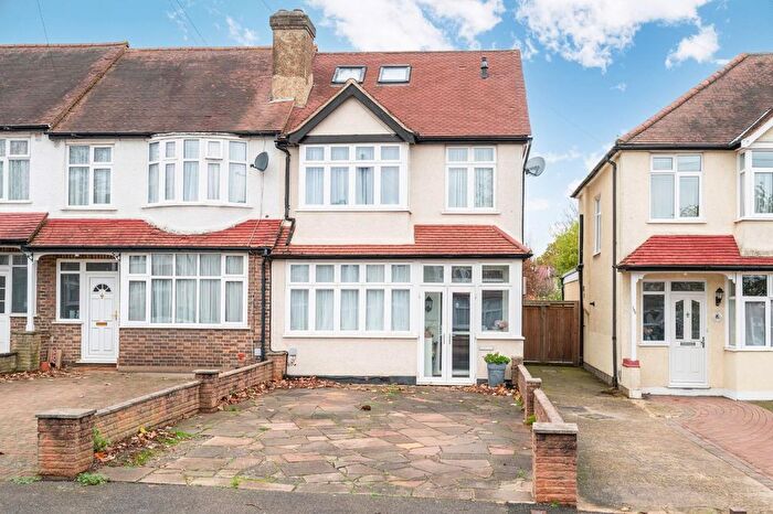 4 Bedroom End Terrace House For Sale In Bridgewood Road, Worcester Park, KT4