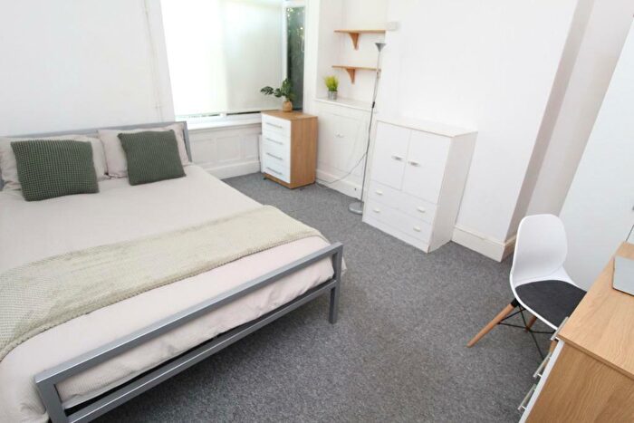 4 Bedroom Semi-Detached House To Rent In Dunkirk Road, Dunkirk, Nottingham, NG7