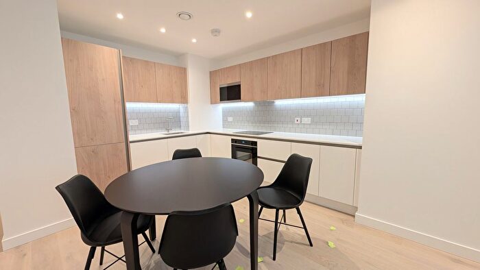 2 Bedroom Flat To Rent In Clarendon Road, Watford, WD17