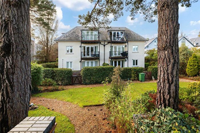 2 Bedroom Apartment For Sale In Haven Road, Poole, Dorset, BH13