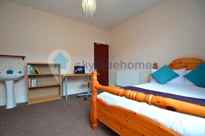 3 Bedroom Terraced House To Rent In Jarrom Street, Leicester, LE2