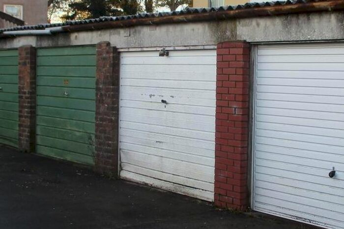 Garage / Parking To Rent In Kinnessburn Road, St. Andrews KY16