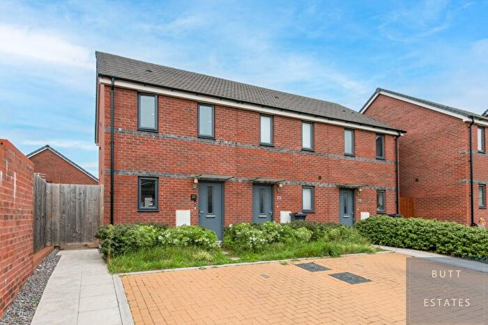 2 Bedroom End Of Terrace House For Sale In Aldridge Place, Exeter, EX1