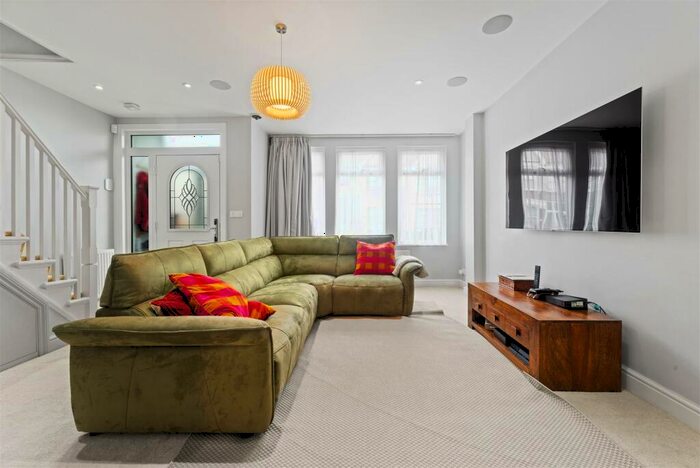 3 Bedroom Terraced House For Sale In Estcourt Road, London, SE25