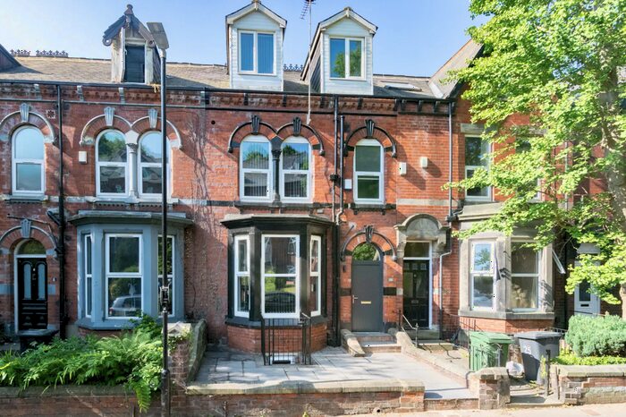 9 Bedroom Flat To Rent In Regent Park Terrace, Leeds, West Yorkshire, LS6