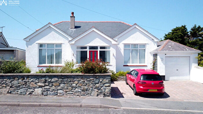 4 Bedroom Bungalow For Sale In Snowdon View Road, Trearddur Bay, Anglesey, LL65